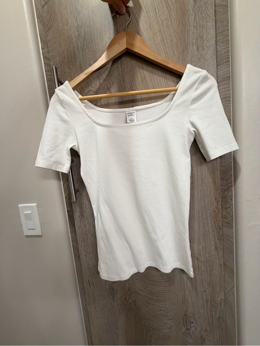 White Scoop Neck Short Sleeve Women's Top